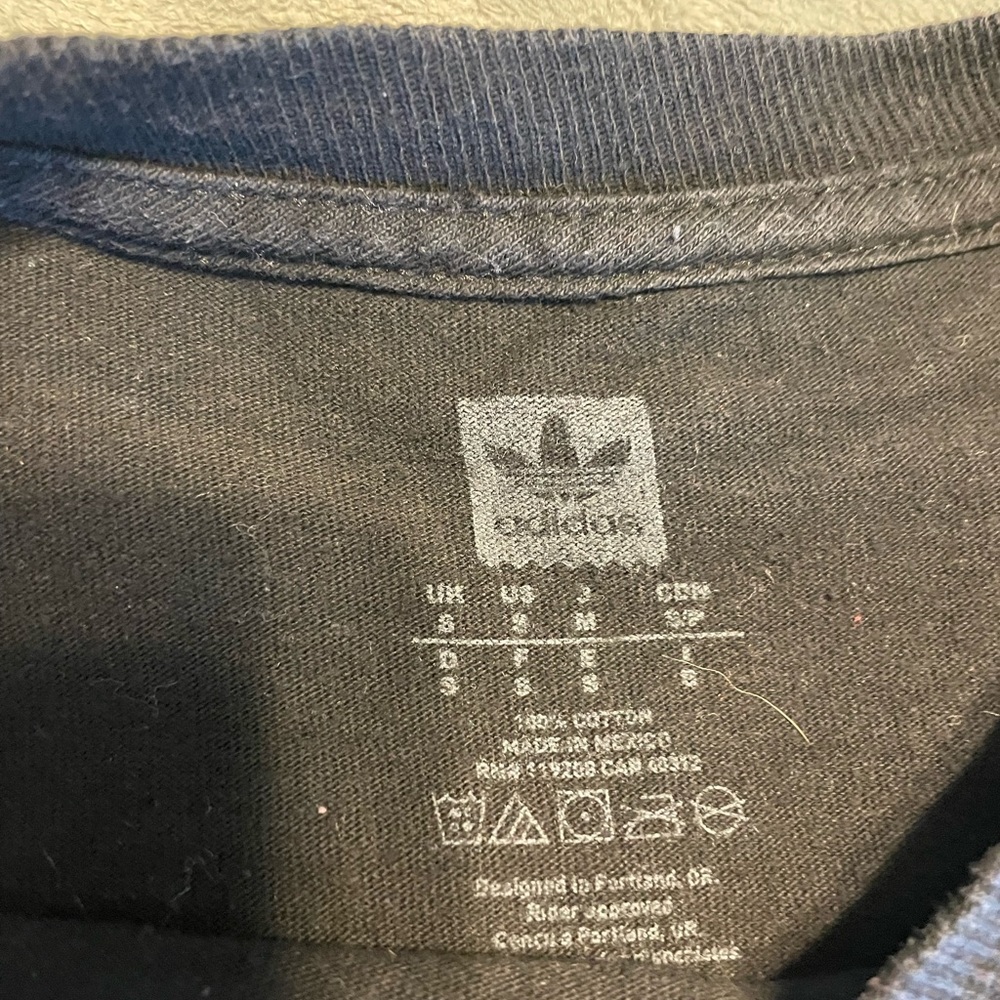 Men’s tee - Picture 2 of 2